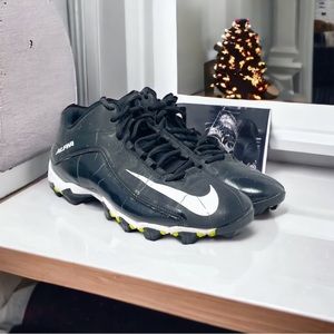 Nike men’s alpha shark size 10.5 football cleats.
